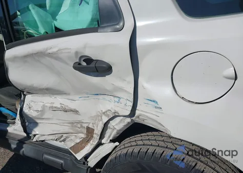 2011 Ford Escape Xls z USA, uszkodzony, nr VIN 1FMCU0C75BKB02309